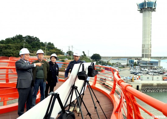 9.사진(칠산타워 주변(목섬) 관광 개발 현장 점검).JPG