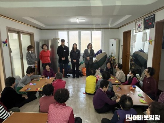 4.사진(백수읍, 새해 맞아 경로당 54개소 순회 방문)1.jpeg