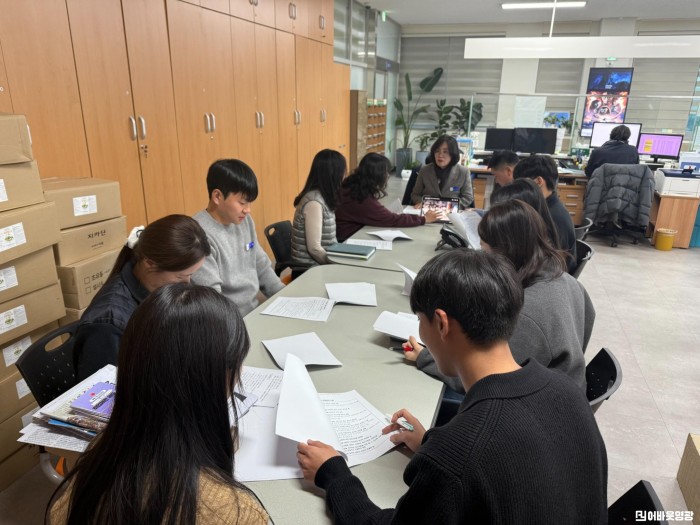 3.사진(백수읍, 전화응대 친절서비스 교육 실시)1 (1).jpg