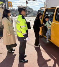 영광교육지원청, 경찰서와 보호자 미동승 학원차량 합동 단속