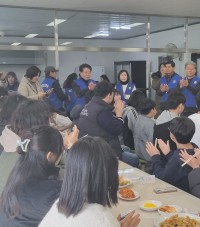 바르게살기운동 영광군협의회, 복지시설 ‘연한가지’서 자장면 배식 봉사