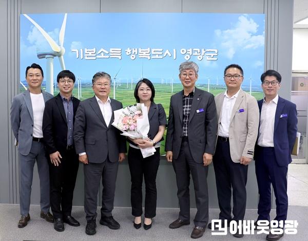 1.사진자료(영광군, 기본소득당 용혜인 대표와 정책 간담회 개최) (1).JPG