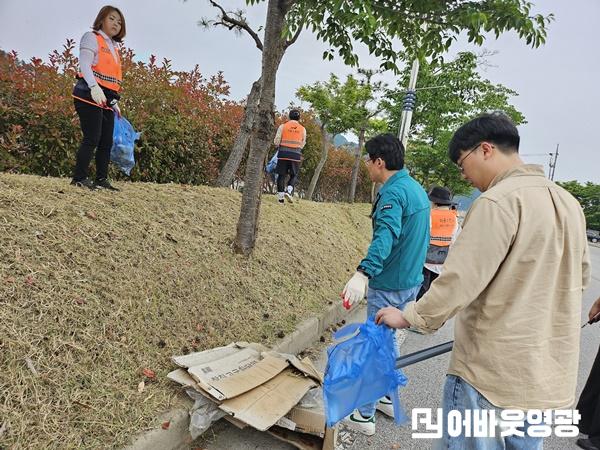 1.법성면 기관,사회단체, 단오제 대비 환경정화활동 펼쳐 (3).jpg