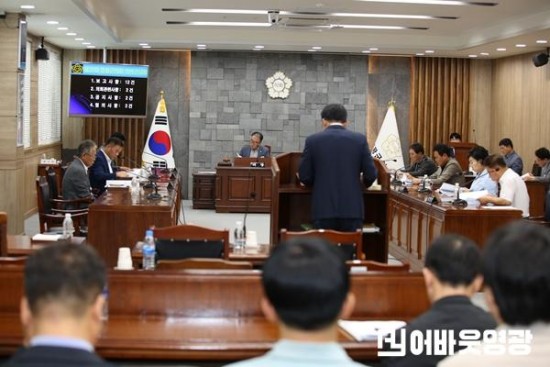 2025.08.26. 제23회 영광군의회 의원간담회 사진.JPG