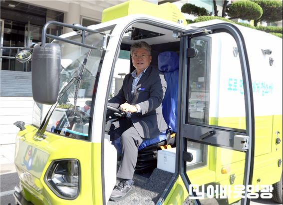 1.사진(도로청소차량) 2.png