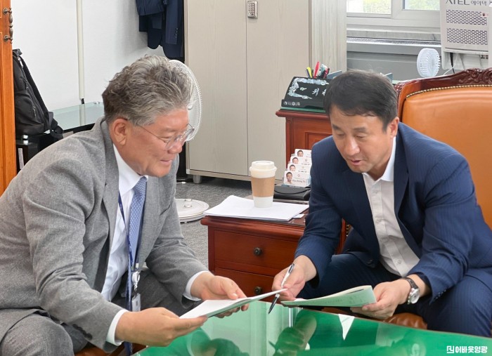 7.사진(장세일 영광군수, 국회 한병도 예결위원장에게 국비 반영 요청)@.jpg