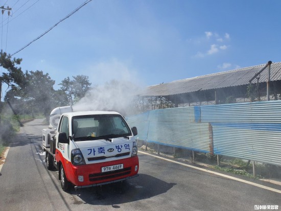 10.사진(영광군, 고병원성 조류인플루엔자 선제적 방역 총력).jpg
