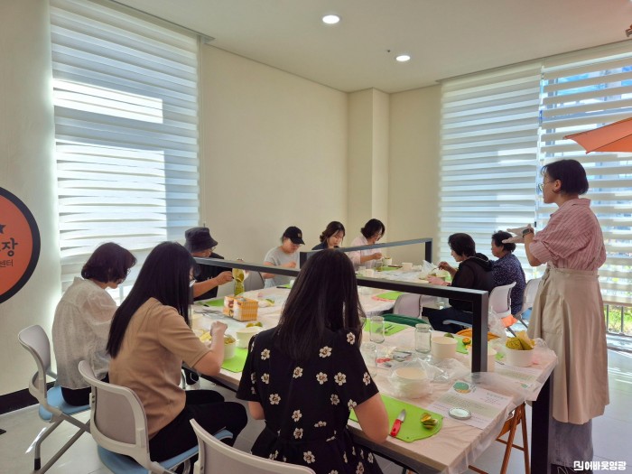 2.사진(영광군, 청년 팝업스토어 운영으로 창업 첫걸음 지원)1.jpeg