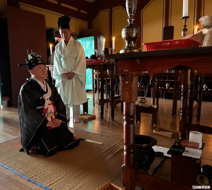 12.사진(추기 석전제 봉행)2.jpeg