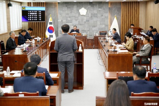 2025.10.28. 제30회 영광군의회 의원간담회-(1).JPG