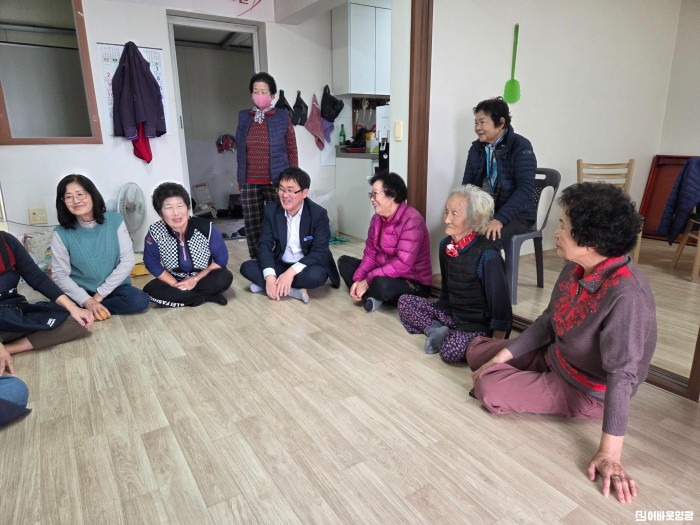 5.사진(염산면 경로당 안부 살펴)1.jpg