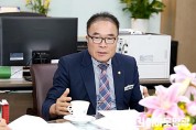 [인터뷰] “군민과 함께 걷는 의회, 김강헌 의장의 의정 철학을 듣다”
