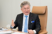 [인터뷰] “바람이 부는 땅, 빛이 나는 군정”···장세일 영광군수 6개월, 그 뒤의 질문
